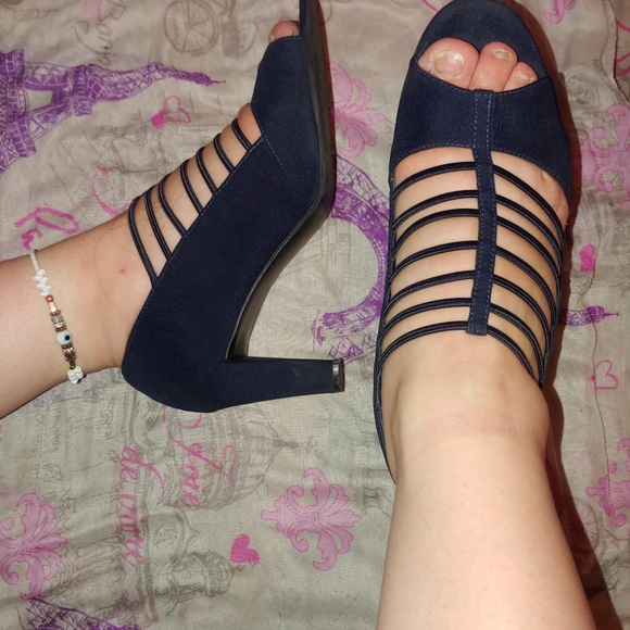 Blue Suede heels - Picture 4 of 5